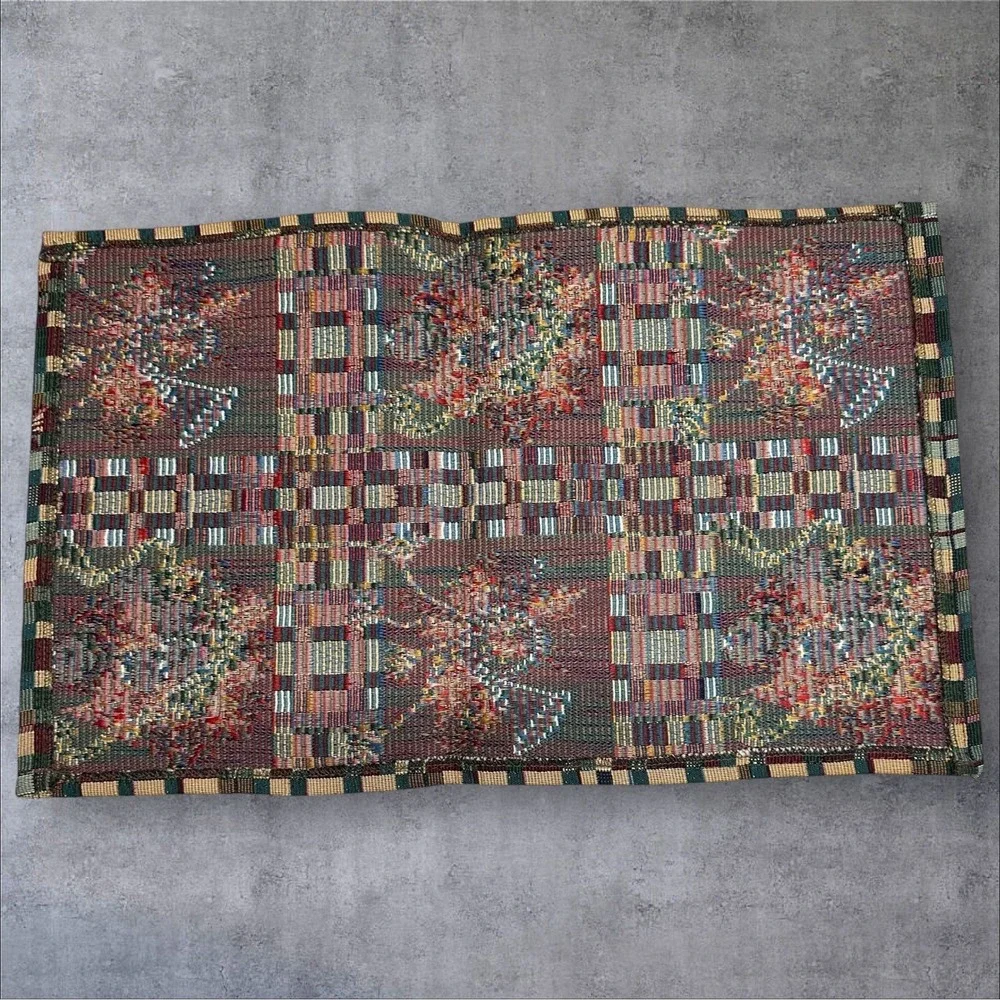 TAPESTRY CHRISTMAS PLACEMATS SET OF 6 Dillards Horns Jingle Bells Traditonal VTG